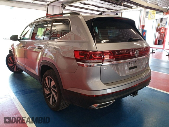 2024 Volkswagen Atlas SE with VIN 1V2HR2CA9RC557329, listed as a IAAI auction lot 42734151 with 19,097 mi miles and . Bid and sale history available at DreamBid. Image 23.