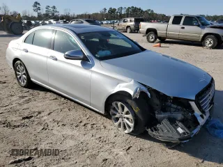 2018 Mercedes-Benz E 300 with VIN WDDZF4KB0JA445173, listed as a Copart auction lot 47932605 with 67,548 mi miles and Salvage Title. Bid and sale history available at DreamBid. Image 4.
