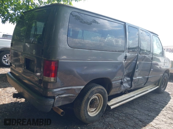 2007 Ford Econoline Passenger XL with VIN 1FBNE31L47DA67614, listed as a IAAI auction lot 42117167 with 217,090 mi miles. Bid and sale history available at carsss.com. Image 4.