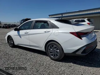 2024 Hyundai Elantra SEL z VIN KMHLM4DG1RU641644, wystawiony jako Copart lot #52002685 z przebiegiem 31 710 mil mil oraz Szkoda całkowita • Salvage title. Historia ofert i sprzedaży dostępna na DreamBid. Obrazek 2.