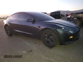 2023 Tesla Model 3 z VIN 5YJ3E1EAXPF432371, wystawiony jako Copart lot #88119935 z przebiegiem 67 358 mil mil oraz Szkoda całkowita • Salvage title. Historia ofert i sprzedaży dostępna na DreamBid. Obrazek 4.