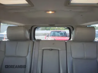 2007 Jeep Commander Limited z VIN 1J8HG58P27C702528, wystawiony jako Copart lot #71093934 z przebiegiem 167 950 mil mil oraz Czysty tytuł • Clean title. Historia ofert i sprzedaży dostępna na DreamBid. Obrazek 10.