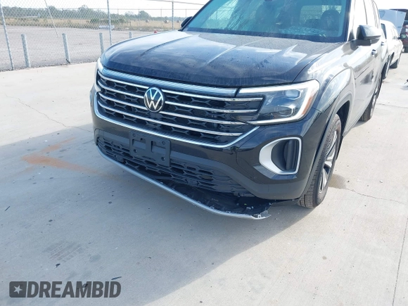 2024 Volkswagen Atlas SE with VIN 1V2LR2CA7RC553936, listed as a IAAI auction lot 40662181 with 4,305 mi miles and . Bid and sale history available at DreamBid. Image 6.