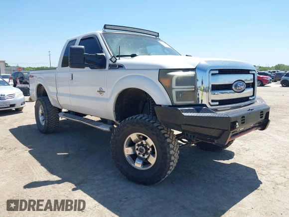 2011 Ford Super Duty F-250 SRW XL with VIN 1FT7X2BT8BEA50325, listed as a IAAI auction lot 41967600 with 189,932 mi miles. Bid and sale history available at carsss.com. Image 1.