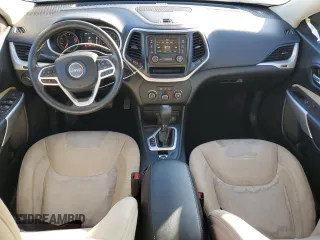 2017 Jeep Cherokee Altitude z VIN 1C4PJLAB5HW597653, wystawiony jako Copart lot #80777804 z przebiegiem 85 606 mil mil oraz Szkoda całkowita • Salvage title. Historia ofert i sprzedaży dostępna na DreamBid. Obrazek 8.