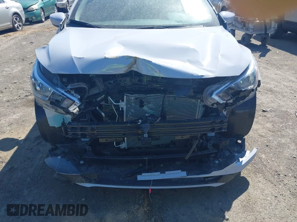 2024 Nissan Versa SV z VIN 3N1CN8EV4RL904065, wystawiony jako IAAI lot #41793991 z przebiegiem 2 742 mil mil oraz . Historia ofert i sprzedaży dostępna na DreamBid. Obrazek 6.