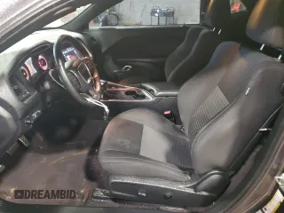 2017 Dodge Challenger R/T z VIN 2C3CDZBT3HH532092, wystawiony jako Copart lot #57772995 z przebiegiem 86 874 mil mil oraz Szkoda całkowita • Salvage title. Historia ofert i sprzedaży dostępna na DreamBid. Obrazek 7.
