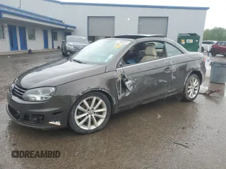 2014 Volkswagen Eos Komfort с VIN WVWBW8AH0EV002965, выставлен на аукционе Copart как лот 57992825 с пробегом 159 953 миль миль и Списание • Salvage title. История ставок и продаж доступна на DreamBid. Изображение 1.