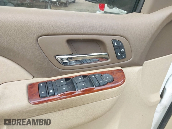2010 GMC Sierra 1500 SLT z VIN 3GTRCWE00AG287606, wystawiony jako IAAI lot #41406243 z przebiegiem 218 866 mil mil oraz . Historia ofert i sprzedaży dostępna na DreamBid. Obrazek 21.