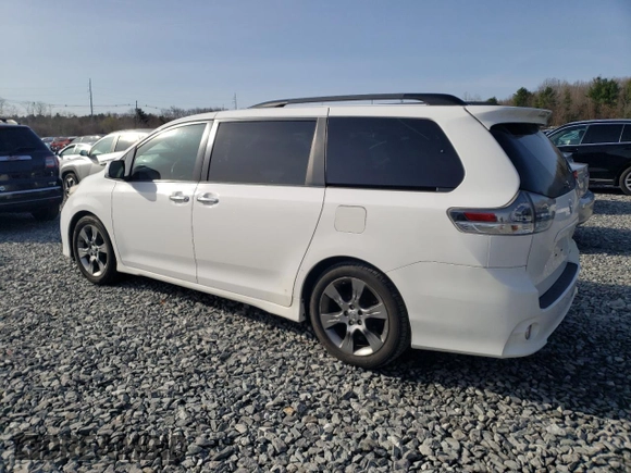 2014 Toyota Sienna SE with VIN 5TDXK3DCXES498422, listed as a Copart auction lot 51060775 with 131,541 mi miles and Clean Title. Bid and sale history available at DreamBid. Image 2.