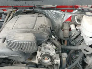 2015 Chevrolet Silverado 2500HD Work Truck z VIN 1GC1CUEG4FF190223, wystawiony jako IAAI lot #43393249 z przebiegiem 121 130 mil mil oraz . Historia ofert i sprzedaży dostępna na DreamBid. Obrazek 19.