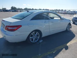 2011 Mercedes-Benz E-Class E 350 with VIN WDDKJ5GB2BF072981, listed as a IAAI auction lot 40683703 with 192,421 mi miles. Bid and sale history available at carsss.com. Image 4.