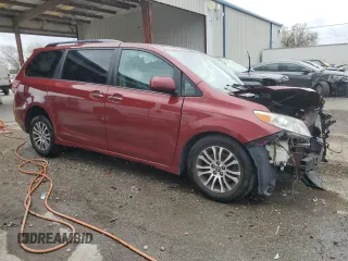 2018 Toyota Sienna XLE Auto Access Seat with VIN 5TDYZ3DC4JS915964, listed as a Copart auction lot 45853275 with 92,614 mi miles and Non repairable. Bid and sale history available at DreamBid. Image 4.