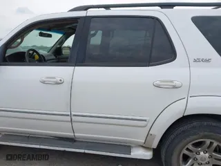 2007 Toyota Sequoia SR5 with VIN 5TDZT34A97S284626, listed as a IAAI auction lot 42062391 with 272,818 mi miles. Bid and sale history available at carsss.com. Image 14.