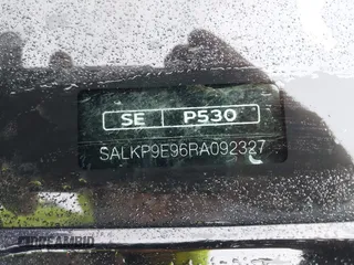2024 Land Rover Range Rover SE z VIN SALKP9E96RA092327, wystawiony jako IAAI lot #42336138 z przebiegiem 41 600 mil mil oraz . Historia ofert i sprzedaży dostępna na DreamBid. Obrazek 19.