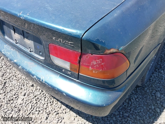 1998 Honda Civic EX with VIN 1HGEJ8145WL032373, listed as a IAAI auction lot 39409076 with 259,197 mi miles. Bid and sale history available at carsss.com. Image 6.