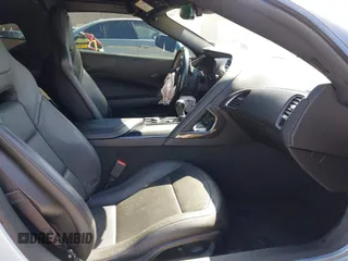2017 Chevrolet Corvette 1LT z VIN 1G1YA2D71H5103681, wystawiony jako IAAI lot #42302548 z przebiegiem 69 557 mil mil oraz . Historia ofert i sprzedaży dostępna na DreamBid. Obrazek 5.