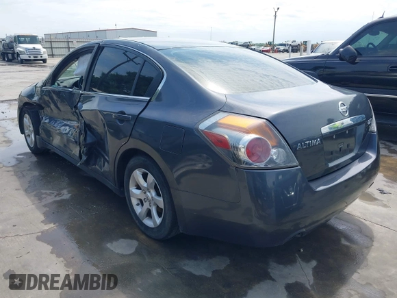 2009 Nissan Altima 2.5 z VIN 1N4AL21E69N560192, wystawiony jako IAAI lot #42030783 z przebiegiem 179 859 mil mil oraz . Historia ofert i sprzedaży dostępna na DreamBid. Obrazek 3.