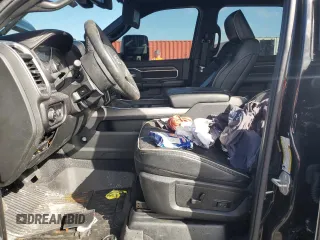 2024 Ram 2500 Laramie z VIN 3C6UR5NL5RG125812, wystawiony jako Copart lot #77317614 z przebiegiem Nie podano mil oraz Nie do naprawy • Non repairable. Historia ofert i sprzedaży dostępna na DreamBid. Obrazek 7.