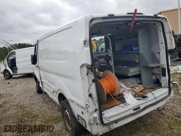 2018 Ford Transit z VIN 1FTYE1ZM4JKA63625, wystawiony jako Copart lot #58100335 z przebiegiem 113 602 mil mil oraz Czysty tytuł • Clean title. Historia ofert i sprzedaży dostępna na DreamBid. Obrazek 2.
