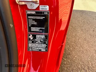 2021 Ferrari F8 с VIN ZFF93LMA2M0264413, выставлен на аукционе Copart как лот 54799515 с пробегом 1 205 миль миль и Списание • Salvage title. История ставок и продаж доступна на DreamBid. Изображение 15.