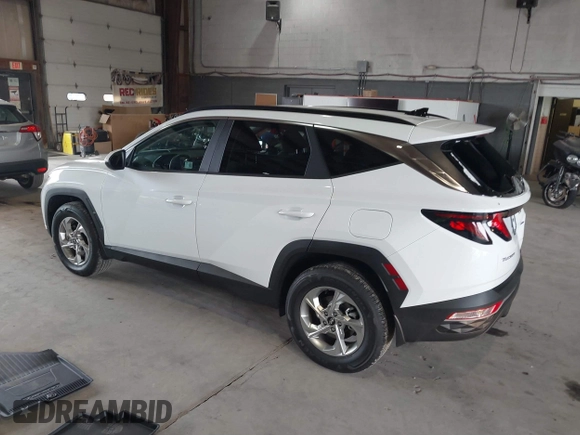 2024 Hyundai Tucson SEL z VIN KM8JBCDE4RU348066, wystawiony jako IAAI lot #40451653 z przebiegiem 3 742 mil mil oraz . Historia ofert i sprzedaży dostępna na DreamBid. Obrazek 3.