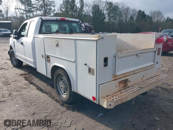 2017 Ford F-250 XL z VIN 1FD7X2A60HEC65973, wystawiony jako IAAI lot #41190935 z przebiegiem 202 195 mil mil oraz . Historia ofert i sprzedaży dostępna na DreamBid. Obrazek 3.