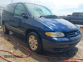 2000 Plymouth Voyager z VIN 2P4GP45R3YR635266, wystawiony jako IAAI lot #42220969 z przebiegiem 218 873 mil mil oraz . Historia ofert i sprzedaży dostępna na DreamBid. Obrazek 1.