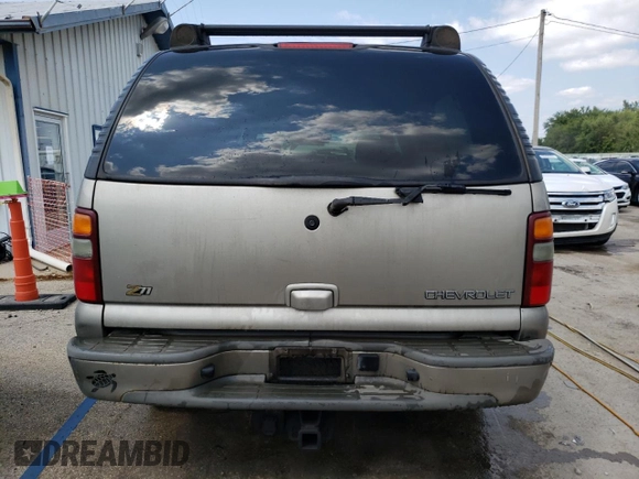 2003 Chevrolet Suburban Z71 with VIN 3GNFK16Z33G268595, listed as a Copart auction lot 66014724 with 297,782 mi miles and Salvage Title. Bid and sale history available at carsss.com. Image 6.