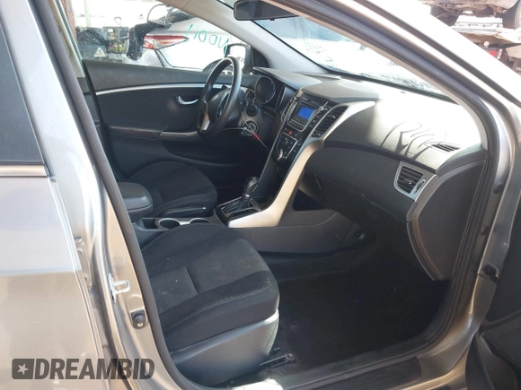 2017 Hyundai Elantra z VIN KMHD35LH1HU351152, wystawiony jako IAAI lot #41903294 z przebiegiem 138 560 mil mil oraz . Historia ofert i sprzedaży dostępna na DreamBid. Obrazek 5.