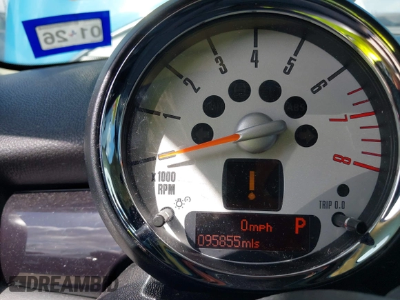 2013 MINI Hardtop S with VIN WMWSV3C5XDT392344, listed as a IAAI auction lot 42565417 with 95,855 mi miles and . Bid and sale history available at DreamBid. Image 7.