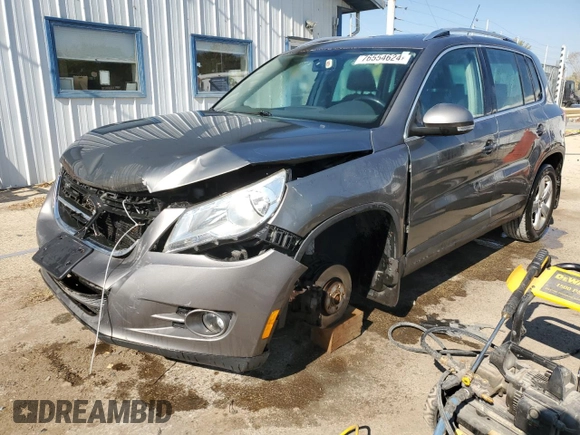 2010 Volkswagen Tiguan SEL with VIN WVGBV7AX2AW528700, listed as a Copart auction lot 76554624 with 134,566 mi miles and Salvage Title. Bid and sale history available at DreamBid. Image 1.
