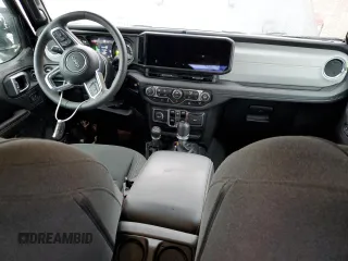 2024 Jeep Wrangler Sahara с VIN 1C4RJXP60RW257385, выставлен на аукционе Copart как лот 52192275 с пробегом 20 899 миль миль и Списание • Salvage title. История ставок и продаж доступна на DreamBid. Изображение 8.