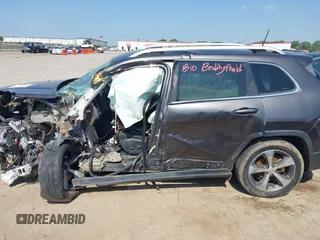 2019 Jeep Cherokee Limited с VIN 1C4PJLDB2KD433890, выставлен на аукционе IAAI как лот 42383879 с пробегом Не указан миль и . История ставок и продаж доступна на DreamBid. Изображение 13.