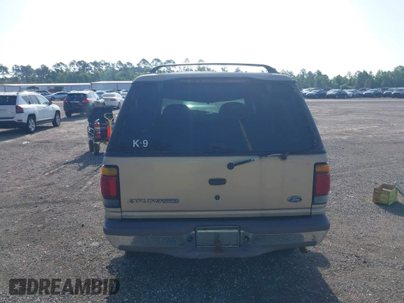 1997 Ford Explorer Eddie Bauer z VIN 1FMDU32X8VZC30353, wystawiony jako IAAI lot #42259734 z przebiegiem 249 106 mil mil oraz . Historia ofert i sprzedaży dostępna na DreamBid. Obrazek 16.