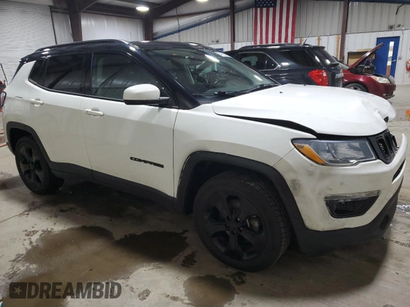 2019 Jeep Compass Altitude z VIN 3C4NJDBB5KT834215, wystawiony jako Copart lot #54130345 z przebiegiem 1 660 mil mil oraz Szkoda całkowita • Salvage title. Historia ofert i sprzedaży dostępna na DreamBid. Obrazek 4.