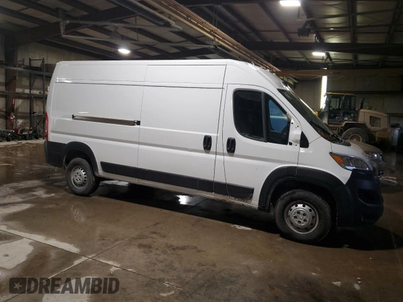 2024 Ram ProMaster Cargo Tradesman with VIN 3C6LRVDG0RE132534, listed as a Copart auction lot 48013655 with 27,227 mi miles and Clean Title. Bid and sale history available at DreamBid. Image 4.