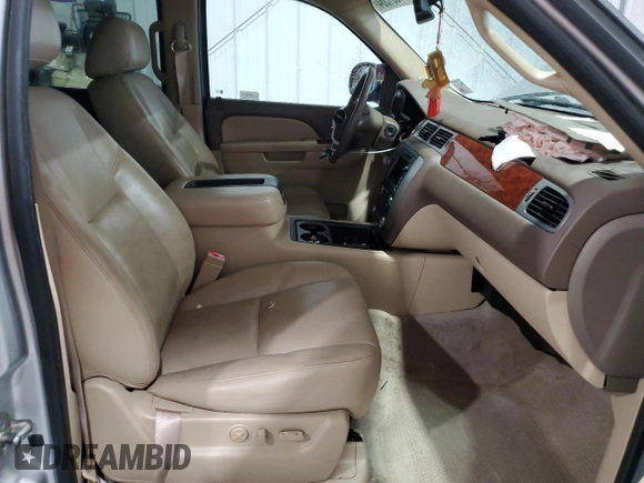 2010 GMC Yukon SLT with VIN 1GKUCCE07AR284702, listed as a Copart auction lot 71031564 with 113,708 mi miles and Salvage Title. Bid and sale history available at carsss.com. Image 7.
