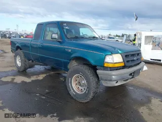 1998 Ford Ranger XL with VIN 1FTYR14U7WPB30109, listed as a IAAI auction lot 41732323 with 185,781 mi miles. Bid and sale history available at carsss.com. Image 1.