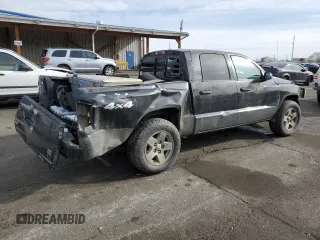 2006 Dodge Dakota SLT z VIN 1D7HW48N66S716560, wystawiony jako Copart lot #49677695 z przebiegiem 163 717 mil mil oraz Szkoda całkowita • Salvage title. Historia ofert i sprzedaży dostępna na DreamBid. Obrazek 3.