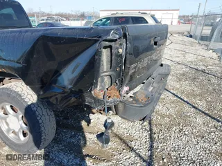 2006 Chevrolet Silverado 1500 Work Truck with VIN 3GCEC14X96G261609, listed as a IAAI auction lot 41423409 with 149,891 mi miles. Bid and sale history available at carsss.com. Image 6.