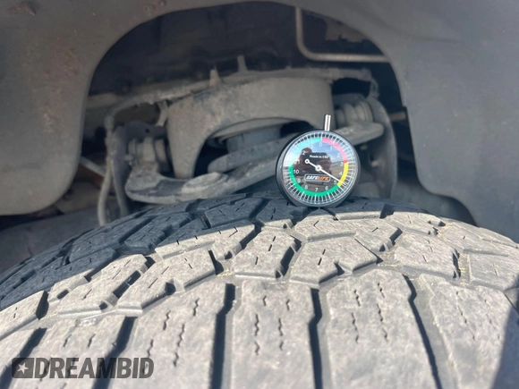 2013 Ford F-150 XL с VIN 1FTFX1EF1DKE89253, выставлен на аукционе IAAI как лот 42575807 с пробегом 211 037 миль миль и . История ставок и продаж доступна на DreamBid. Изображение 36.