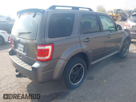 2011 Ford Escape XLT с VIN 1FMCU9D78BKC39019, выставлен на аукционе IAAI как лот 41903813 с пробегом 226 401 миль миль и . История ставок и продаж доступна на DreamBid. Изображение 4.