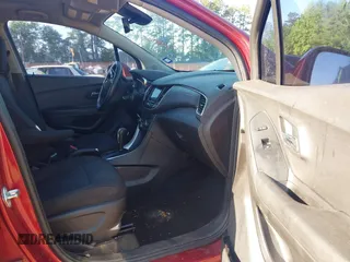 2018 Chevrolet Trax LT with VIN 3GNCJLSB7JL168143, listed as a IAAI auction lot 42088555 with 94,234 mi miles. Bid and sale history available at carsss.com. Image 5.