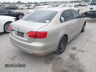 2013 Volkswagen Jetta SE z VIN 3VWDP7AJXDM239102, wystawiony jako IAAI lot #42306088 z przebiegiem 189 620 mil mil oraz . Historia ofert i sprzedaży dostępna na DreamBid. Obrazek 4.