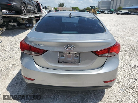 2015 Hyundai Elantra SE z VIN 5NPDH4AE7FH567958, wystawiony jako Copart lot #58691075 z przebiegiem 146 970 mil mil oraz Tytuł czysty. Historia ofert i sprzedaży dostępna na DreamBid. Obrazek 6.