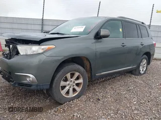 2013 Toyota Highlander with VIN 5TDZA3EH5DS038119, listed as a IAAI auction lot 41753356 with Not Provided miles and . Bid and sale history available at DreamBid. Image 2.