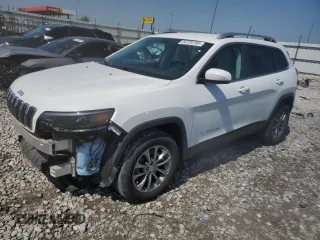 2020 Jeep Cherokee Altitude z VIN 1C4PJMLX8LD612973, wystawiony jako Copart lot #54729785 z przebiegiem 12 772 mil mil oraz Szkoda całkowita • Salvage title. Historia ofert i sprzedaży dostępna na DreamBid. Obrazek 1.