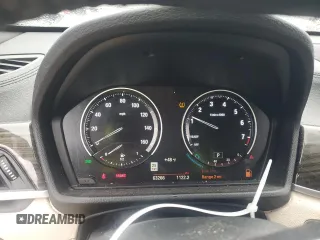 2022 BMW X1 xDrive28i z VIN WBXJG9C02N5V14574, wystawiony jako Copart lot #43834285 z przebiegiem 63 266 mil mil oraz Szkoda całkowita • Salvage title. Historia ofert i sprzedaży dostępna na DreamBid. Obrazek 9.