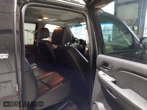 2008 Chevrolet Avalanche 2LT with VIN 3GNFK12328G287891, listed as a IAAI auction lot 41509248 with 233,133 mi miles and . Bid and sale history available at DreamBid. Image 8.
